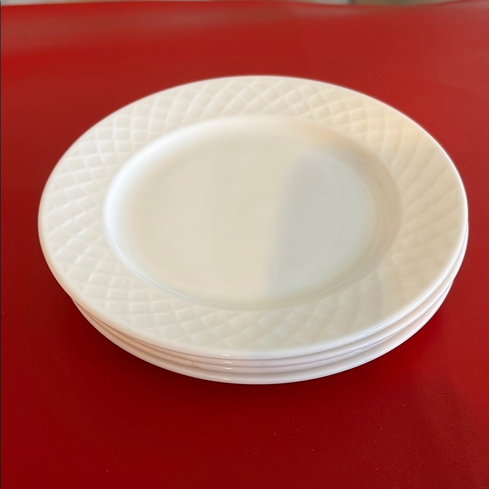 Mikasa Trellis White Appetizer Plates set of 4